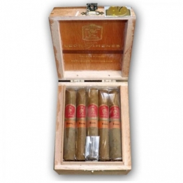 Leon Jimenes Petit Corona Rum