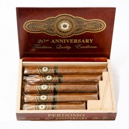 Perdomo 20th Anniversary Sun Grown Gift Pack 