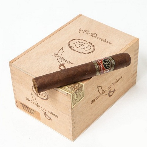 La Flor Dominicana Air Bender Valiente