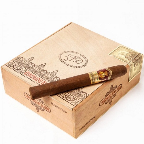 La Flor Dominicana Coronado by La Flor Double Toro